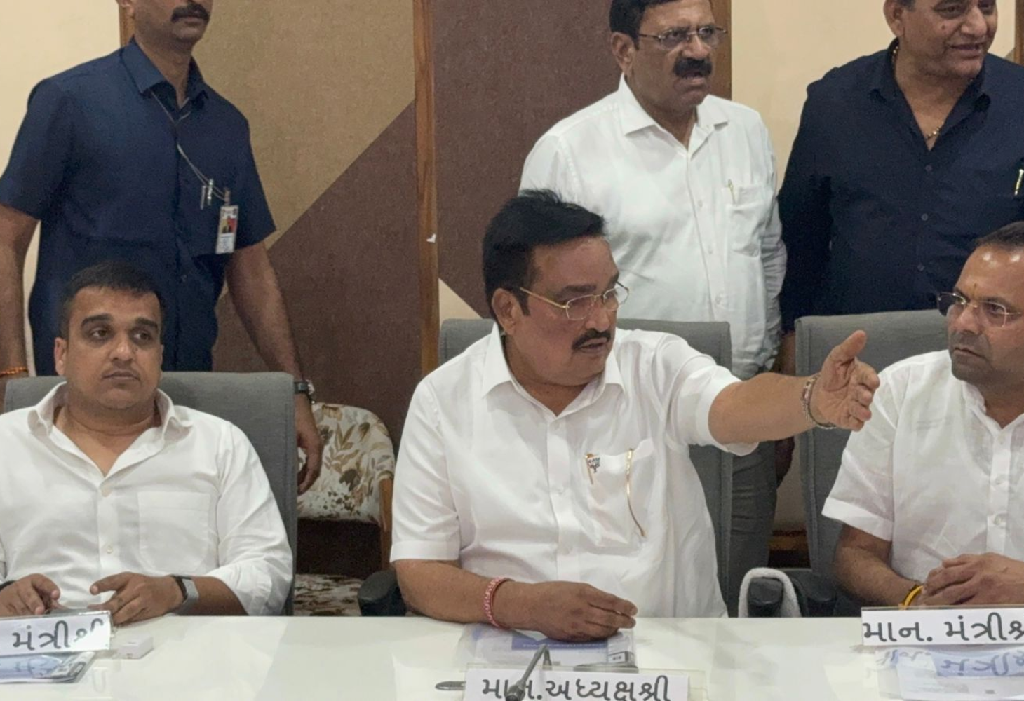 Surat: ખાડીપૂર સમસ્યા નિવારવા કેન્દ્રીય મંત્રીની અધ્યક્ષતામાં બેઠક!