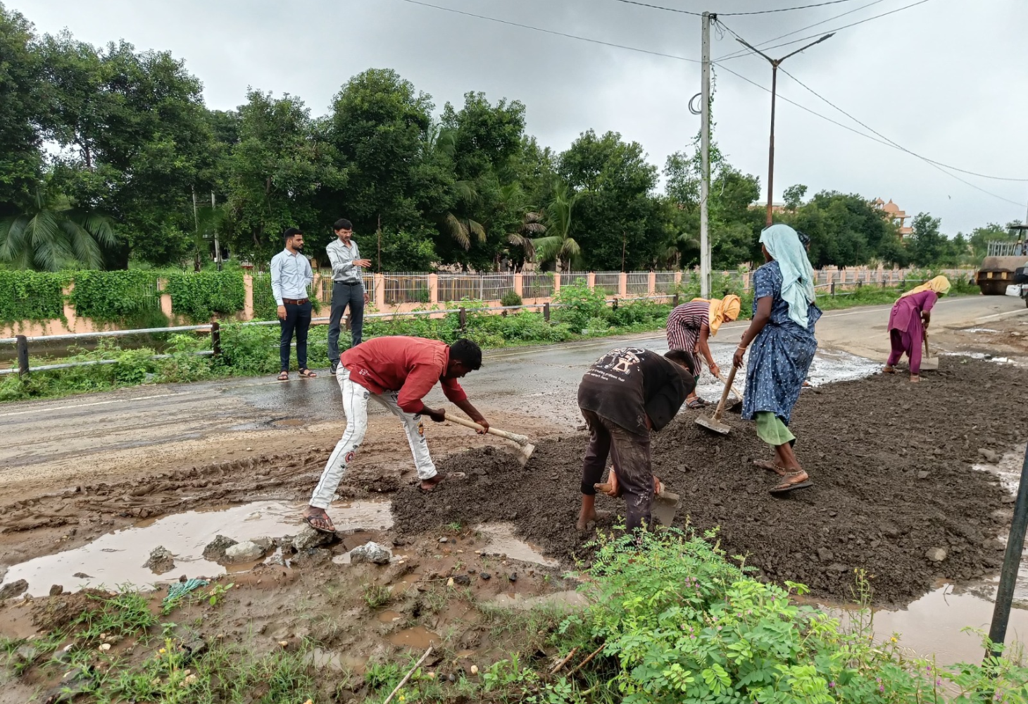 વડોદરા-સુરતના આ કોન્ટ્રાક્ટરો સકંજામાં, સ્વ ખર્ચે કરો કામો