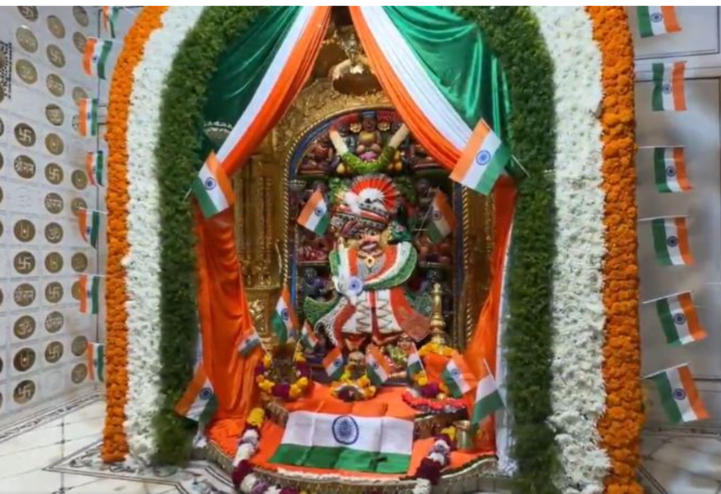 સાળંગપુરમાં હનુમાનજી તિરંગાના રંગે રંગાયા