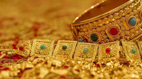 સોના-ચાંદીના ભાવમાં ભારે ઘટાડોઃ નિષ્ણાતો કહે છે કે હવે ખરીદી કરવાનો શ્રેષ્ઠ સમય છે