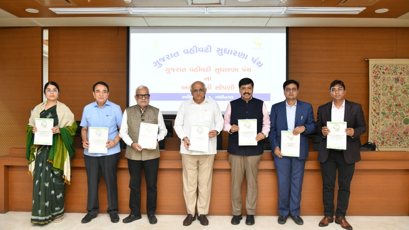 ગુજરાતમાં જાહેર સેવા ભરતીમાં લાંબો વિલંબ