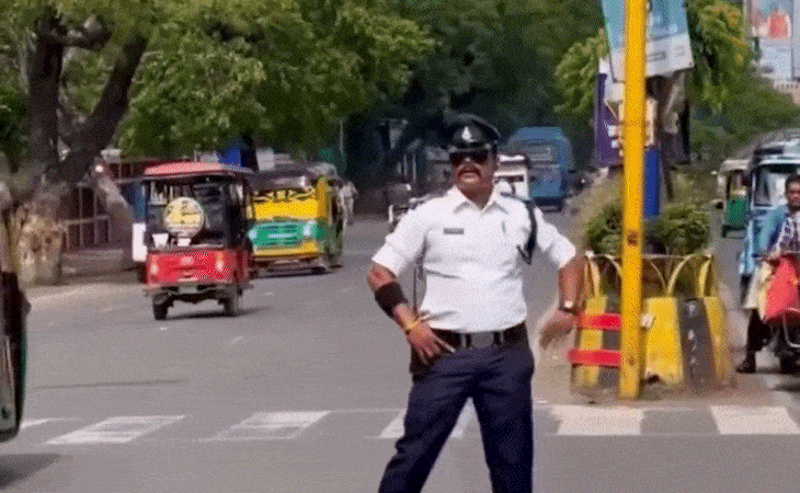 ઈન્દૌર ડાન્સિંગ કોપ વિવાદ
