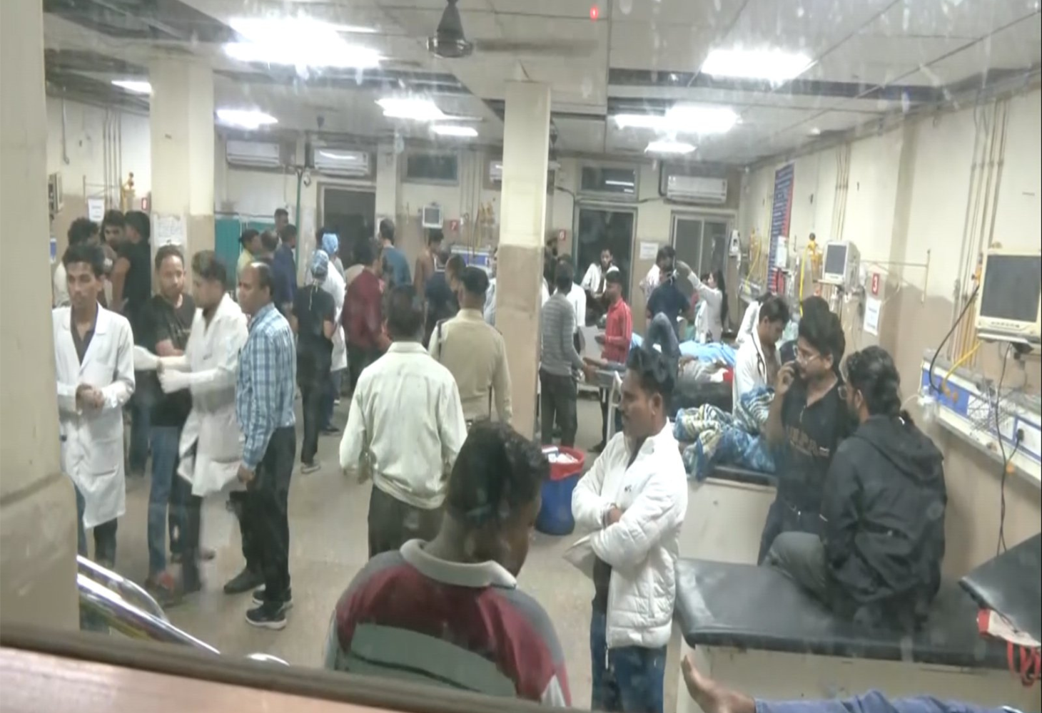 ઇન્દોરમાં બસ ખીણમાં ખાબકતા 3નાં મોત, 38 ઘાયલ