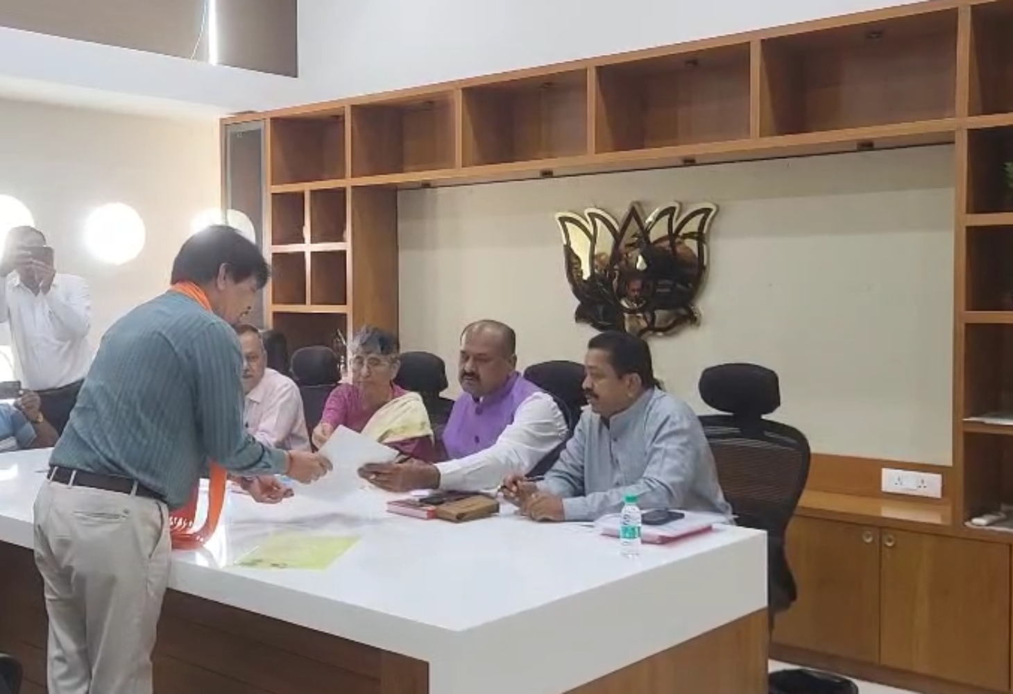 ભાજપના શહેર-જિલ્લાના પ્રમુખ બનવા મુરતીયાઓનો રાફડો ફાટ્યો...
