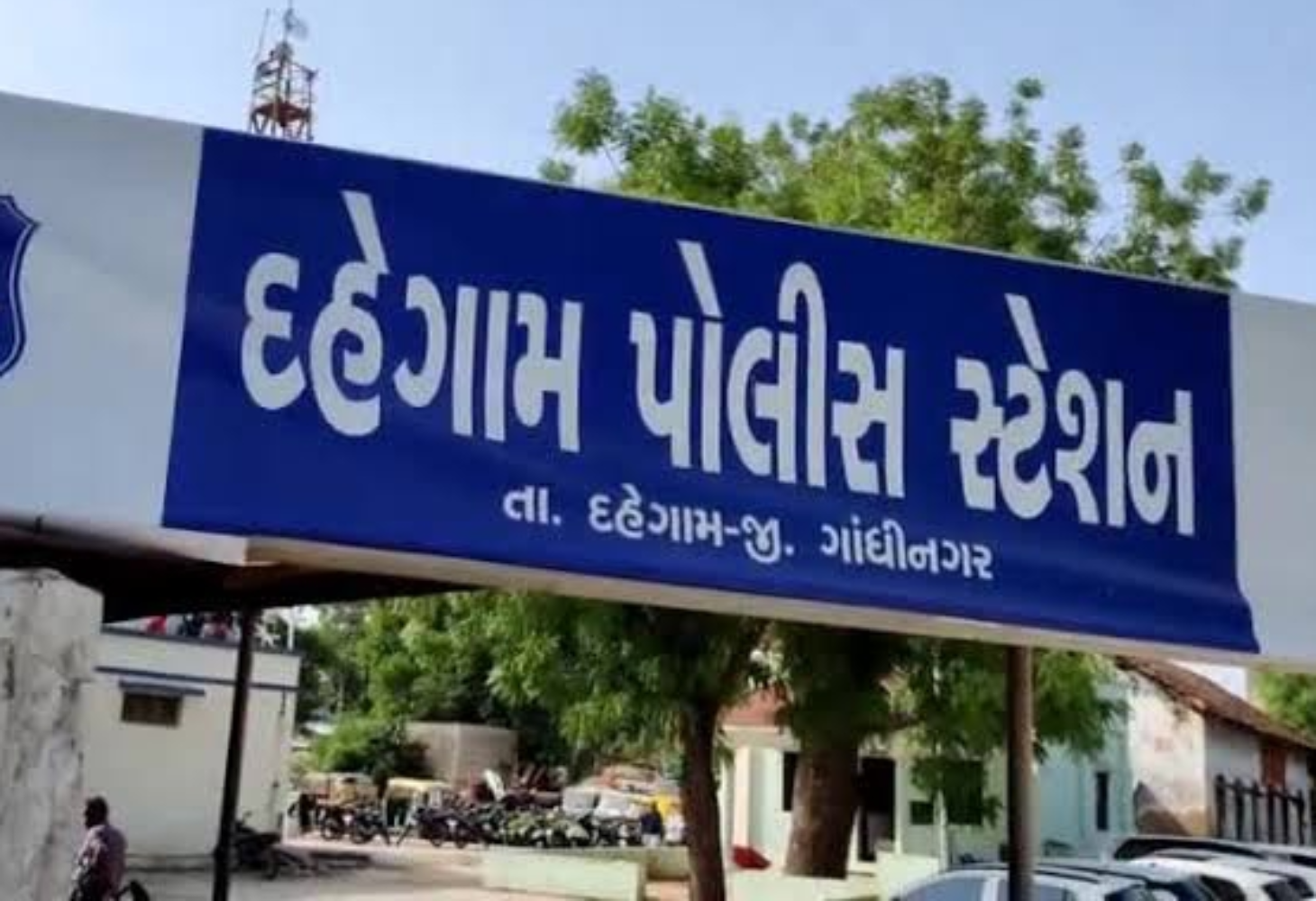 Gandhinagar : દહેગામની સીમ બની દારૂનો અડ્ડો, કડાદરા ગામમાંથી મળ્યો 60 લાખનો વિદેશી દારૂનો...!