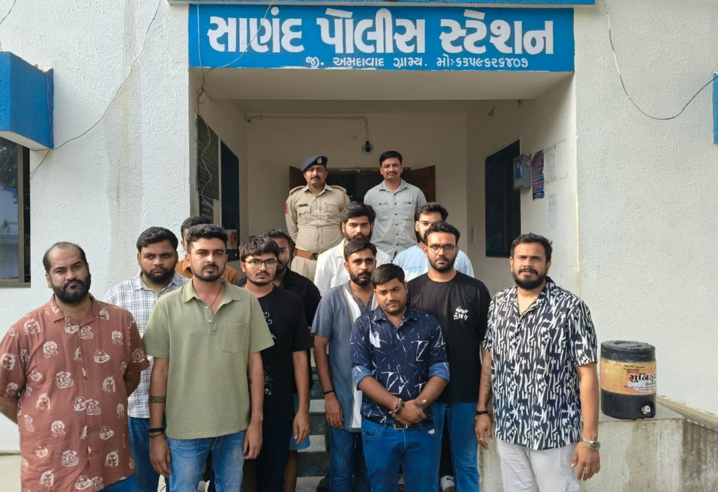 સાણંદમાં હાઇપ્રોફાઇલ મહેફિલમાં પોલીસની એન્ટ્રી
