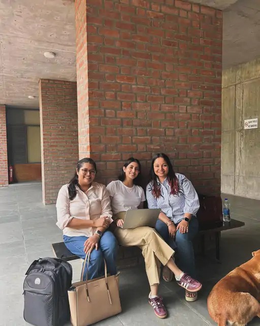 'અમદાવાદ મારું બીજું ઘર!': નવ્યા નંદાએ IIM કેમ્પસ અને મિત્રોની તસવીરો શેર કરી