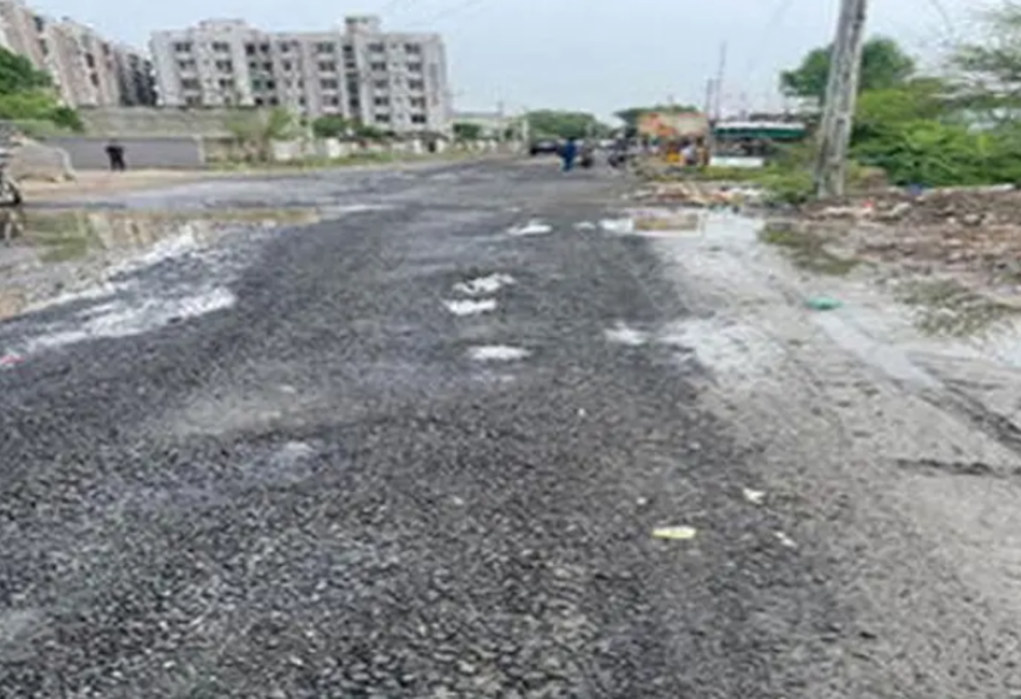 Vadodara: પંચવટીથી કોયલીનો રોડ તૂટ્યો,સ્થાનિકોમાં રોષ!
