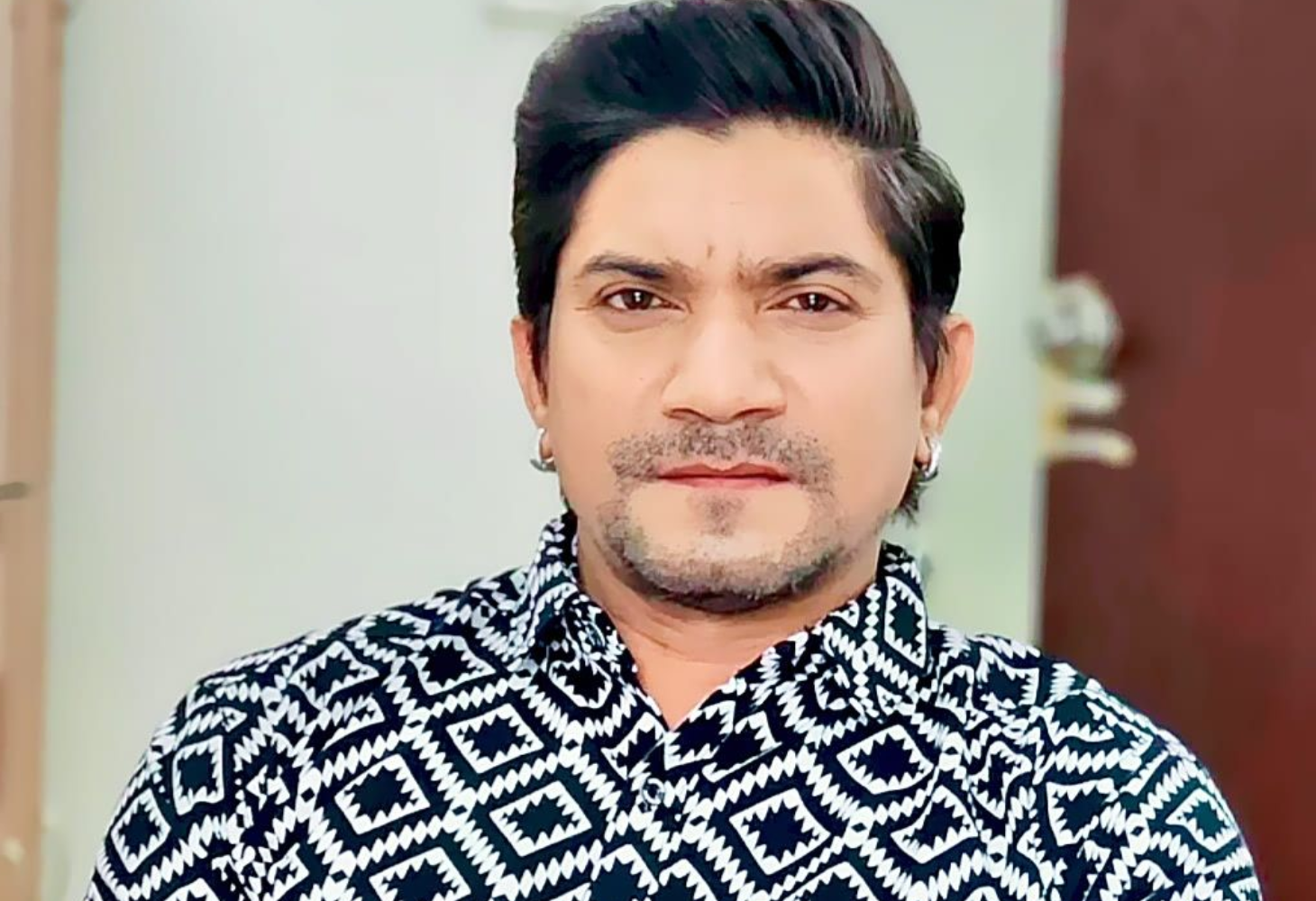 કલાકાર વિક્રમ ઠાકોર આજે કરશે ઘટસ્ફોટ, ગેનીબેને પણ આપ્યું સમર્થન