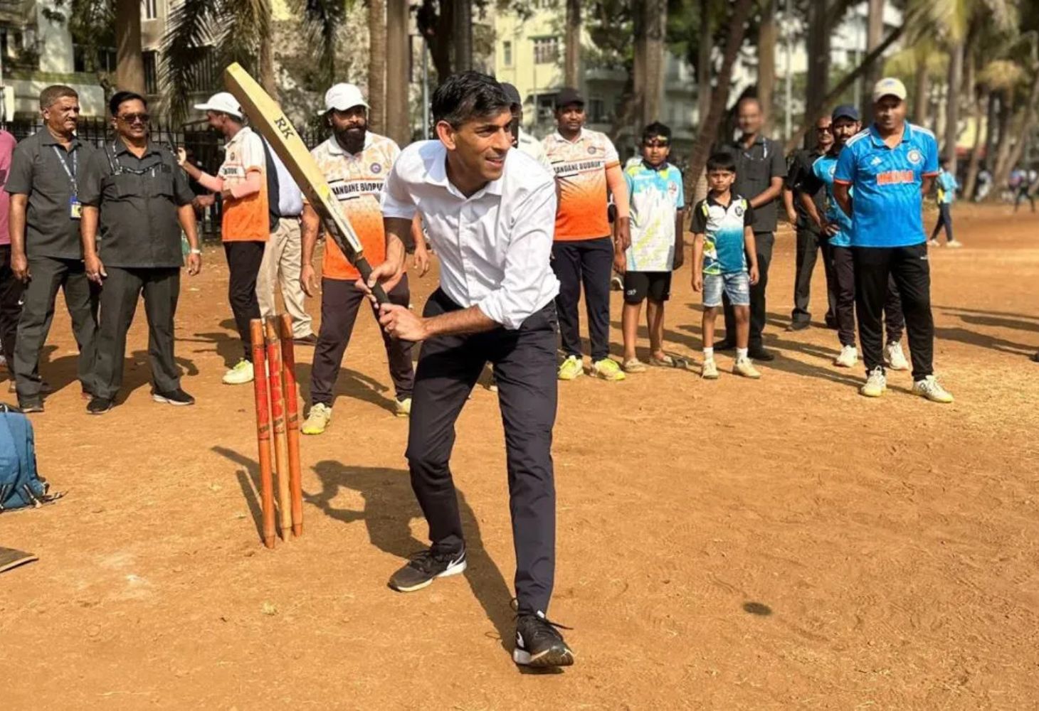 ઋષિ સુનકનો મુંબઈ પ્રવાસ, ક્રિકેટ રમવાની મજા અને ફની ક્ષણો!