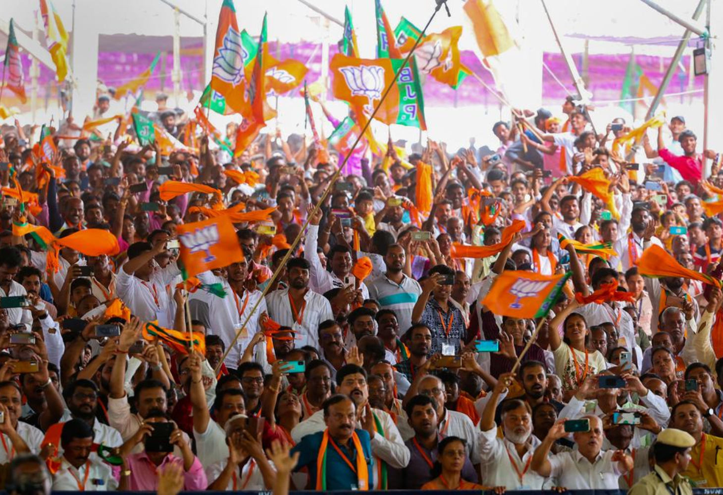બોલો, ભાજપને તો ચાંદી જ ચાંદી, દાનમાં પણ કોંગ્રેસને હરાવ્યું