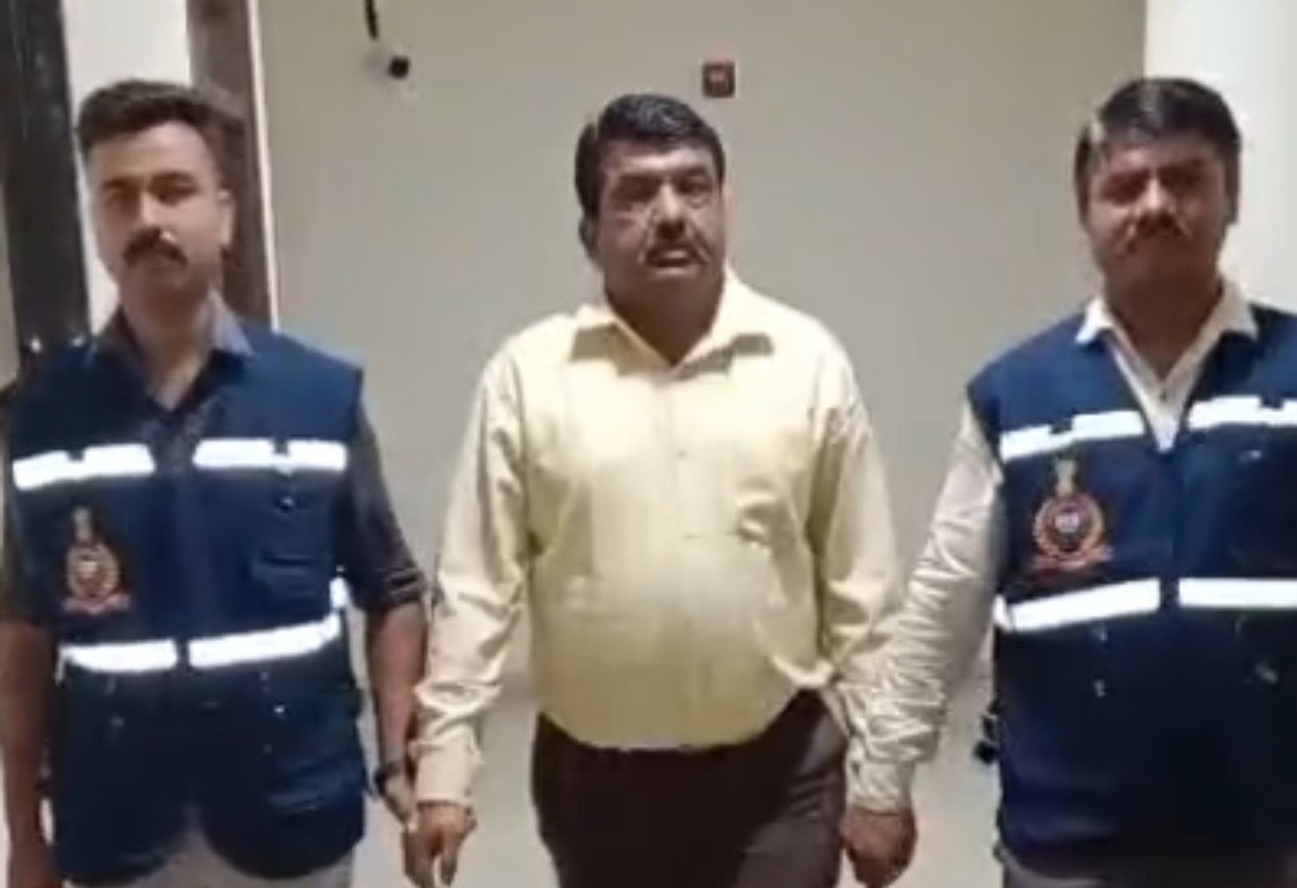Ahmedabad: વધુ એક AMC કર્મચારીની ધરપકડ!