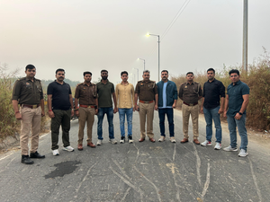મકાનોમાં ચોરી અને લૂંટમાં સંડોવાયેલા ગુનેગારની ધરપકડ, બે ફરાર