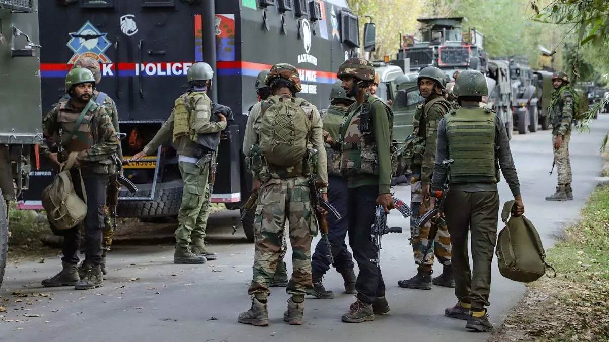 "J&K ના ડોડામાં આતંકવાદીઓ સાથેની એન્કાઉન્ટર દરમિયાન 4 સૈનિકો માર્યા ગયા"