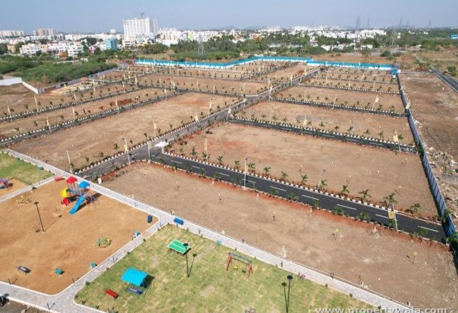 Rajkot: સરકારી જમીન પર 300 પ્લોટ બનાવી બારોબાર વેચાયા!