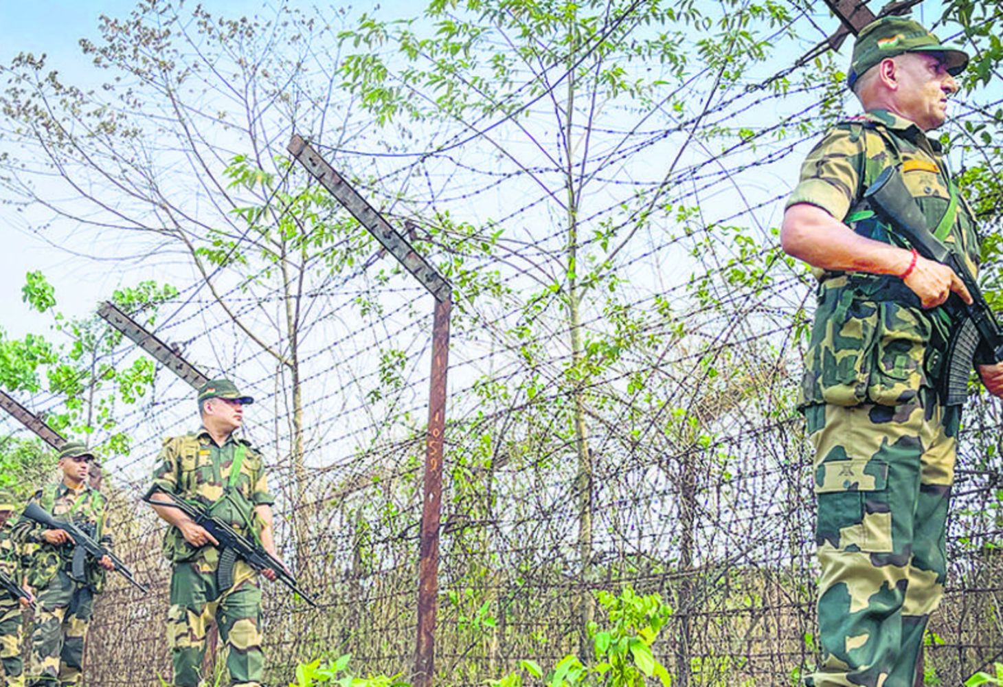 BSF એ સિયાલકોટમાં આતંકી લોન્ચ પેડને ઉડાવ્યું, સેનાની વર્ધીમાં ફરતા હતા આતંકીઓ