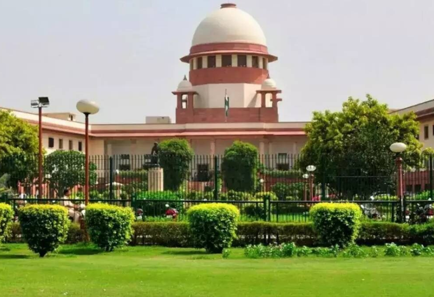 "તમારી ED બધી હદો પાર કરી રહી છે "  CJI એ લગાવી ફટકાર