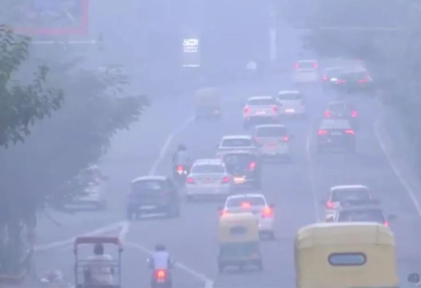 દિલ્હીમાં ગંભીર સ્થિતિ, AQI 430ને પાર