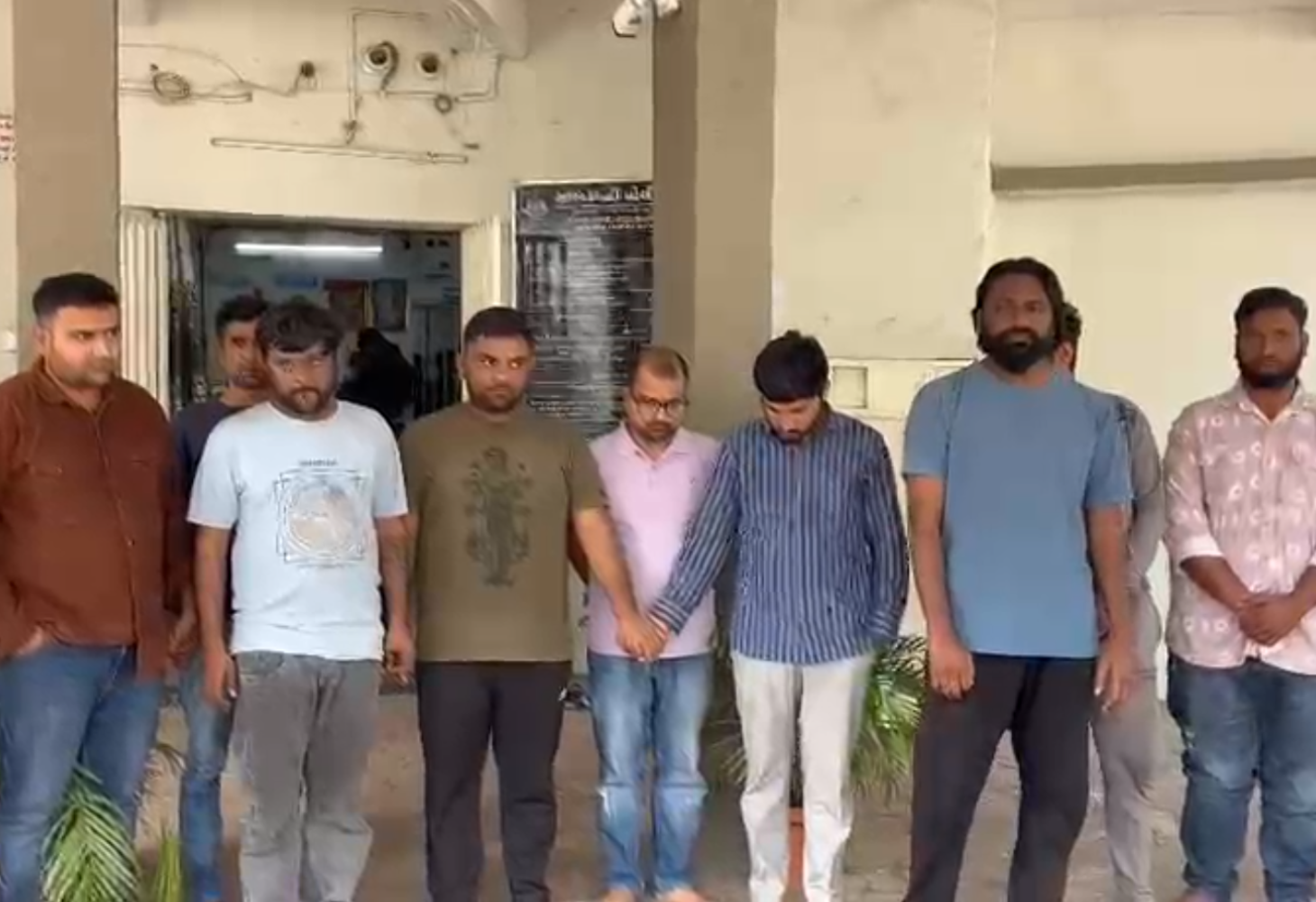 હોટલમાં દારૂની મહેફિલ માણતા નબીરાઓ પર દરોડા