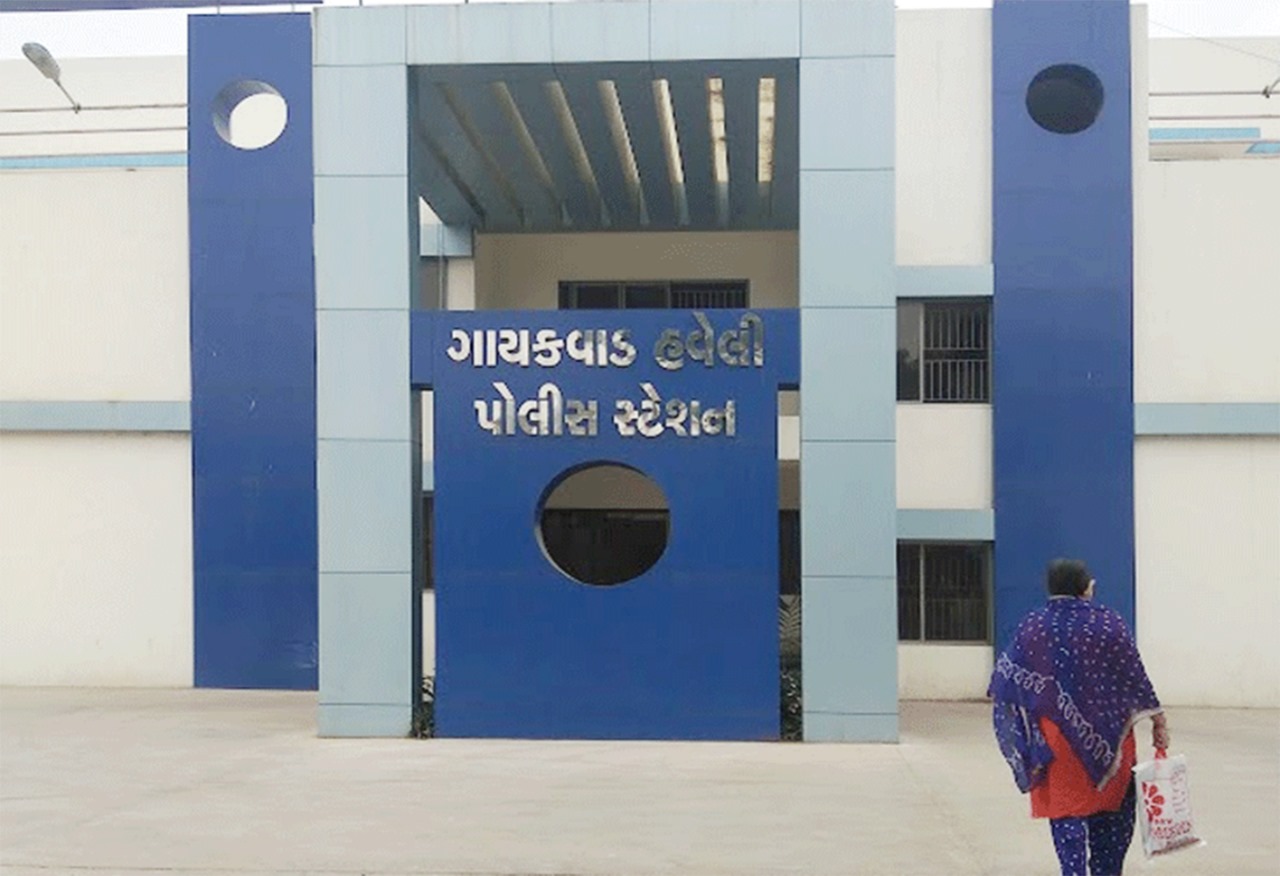 ગુજરાતમાં નકલીની બોલબાલાઃ અમદાવાદમાં હવે વકફ બોર્ડના નકલી ટ્રસ્ટી ઝડપાયા