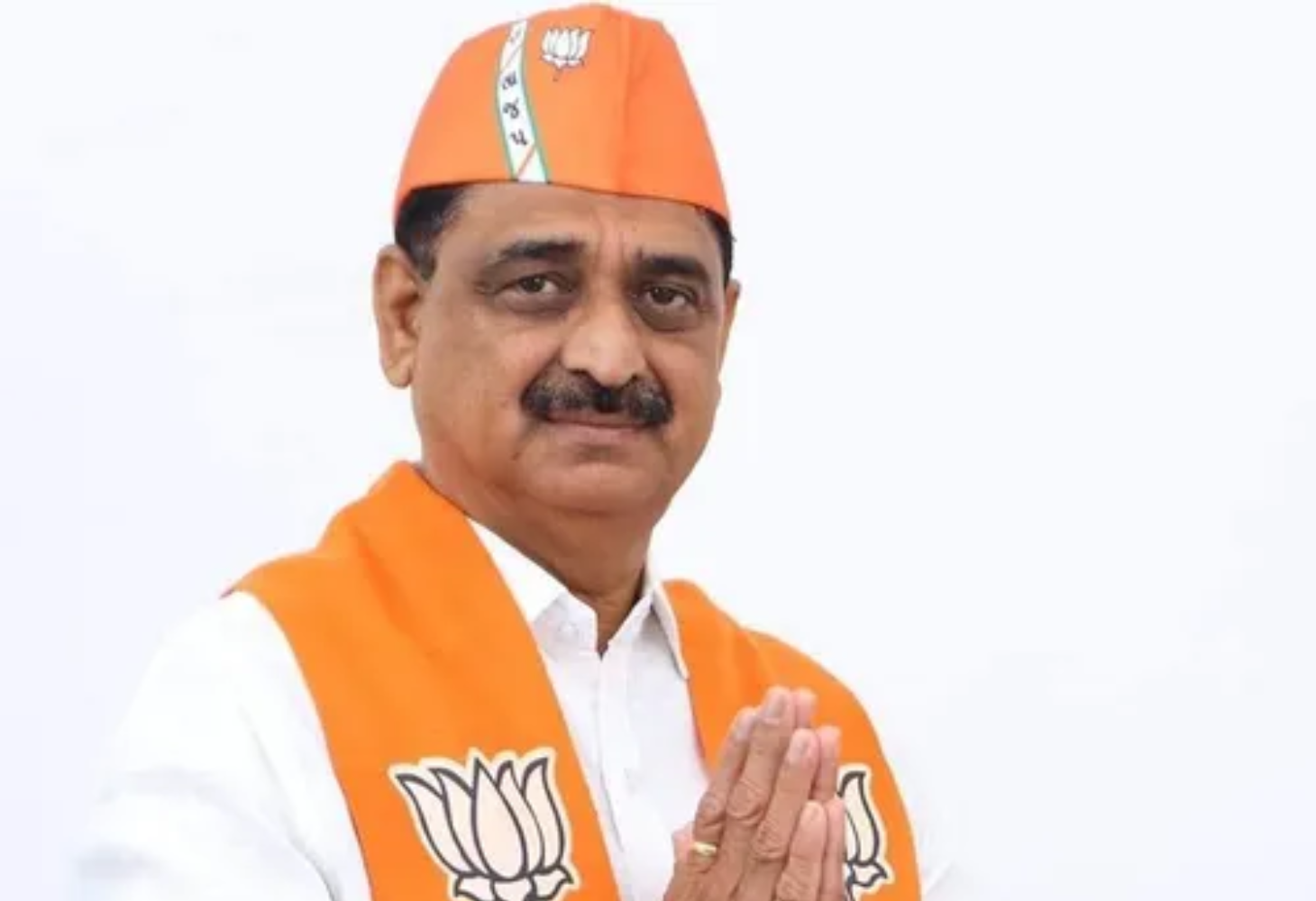 ધારાસભ્ય રાજેન્દ્ર રાઠવાનું વિવાદાસ્પદ નિવેદન: કાચા રસ્તાઓથી સગર્ભાઓને ઝોળીમાં લઈ જવાનો જાણે "ટ્રેન્ડ"!