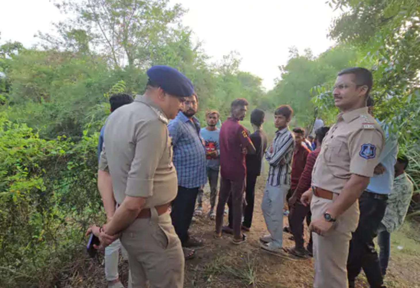 SURAT : 1 વર્ષની બાળકીને શ્વાન ખેંચી ગયો પણ...