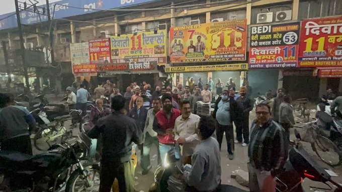 પંજાબ: પોલીસે ન્યૂઝપેપરની સપ્લાય અટકાવી