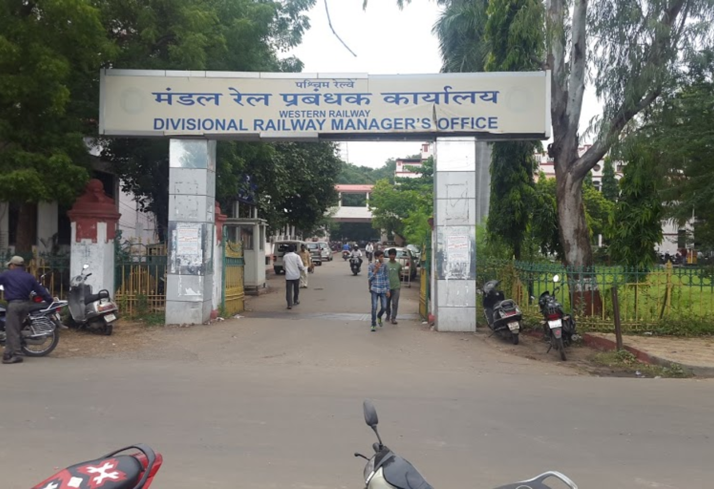 રહેમરાહે નોકરીના બદલામાં લાંચ માંગવાના કેસમાં વડોદરામાં CBI ના દરોડા