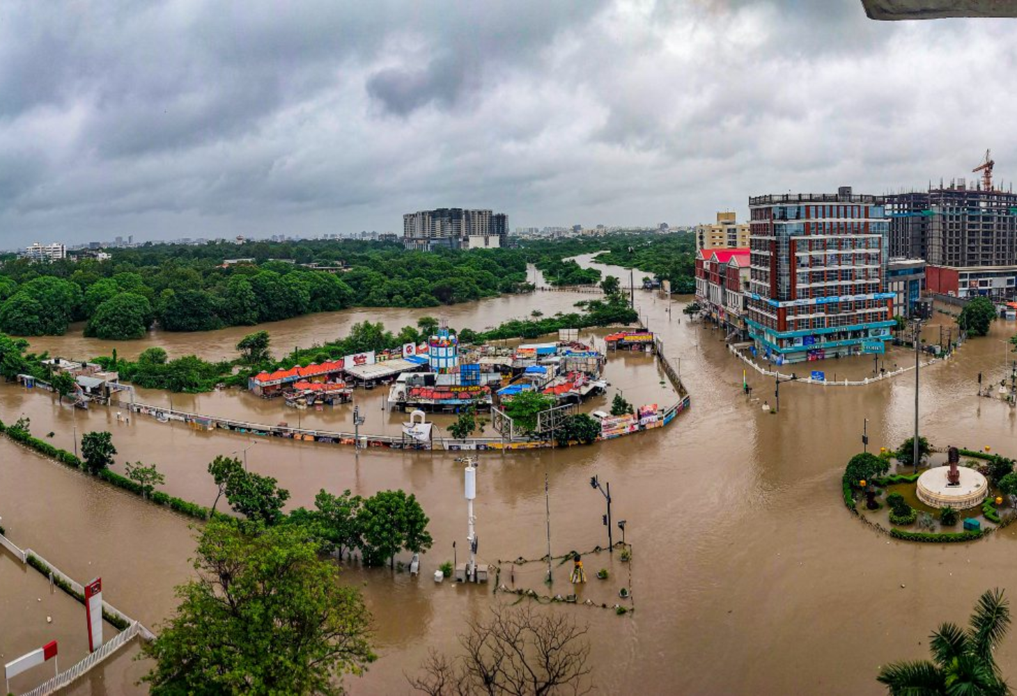 વડોદરા કોર્પોરેશને સમજવું જોઇએ કે શહેર જળબંબાકાર કેમ થાય છે