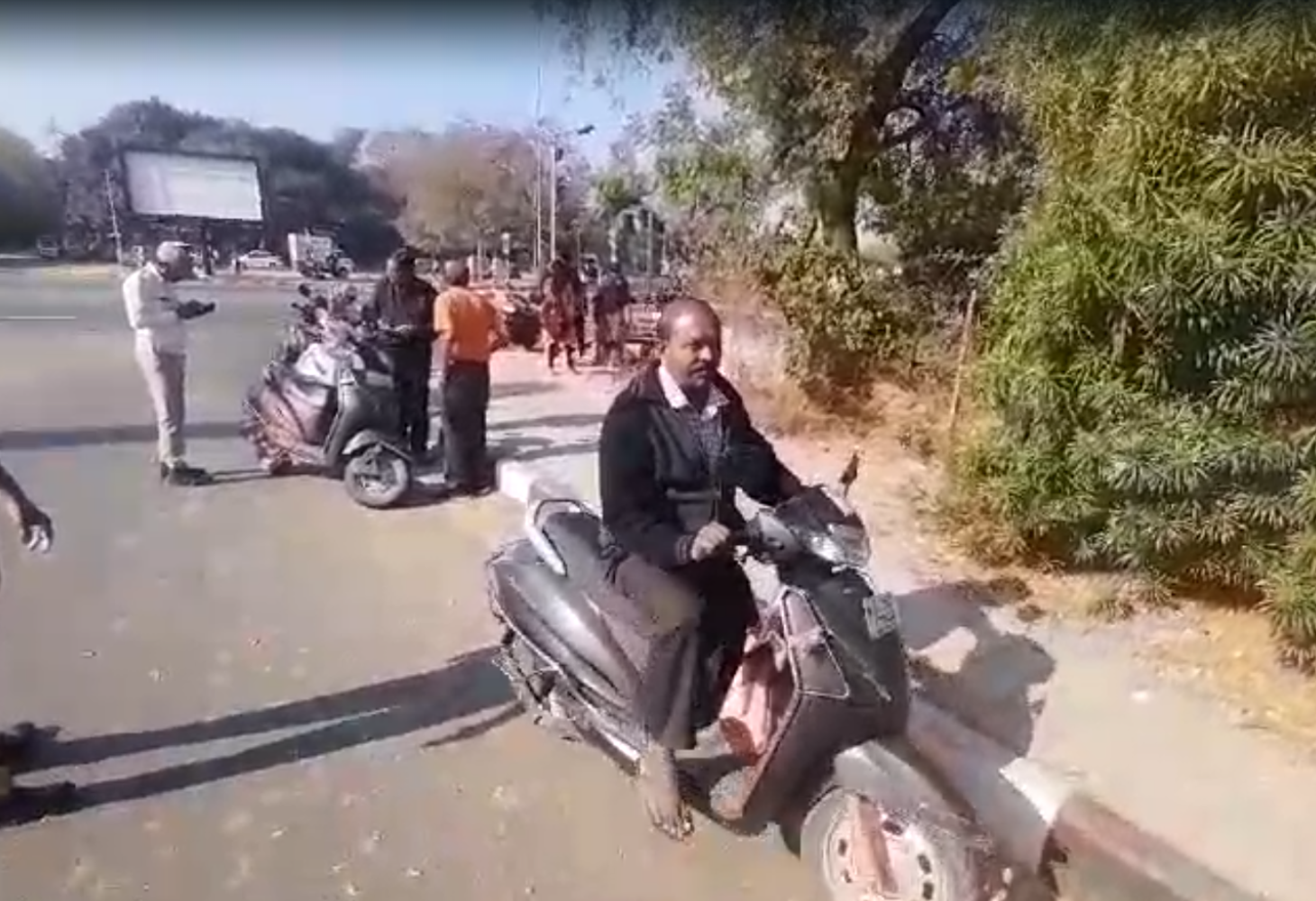 ‘હમ નહી સુધરેંગે’  સરકારી કર્મચારીઓ અને અધિકારીઓ માટે ટ્રાફિકની સ્પેશિયલ ડ્રાઈવ
