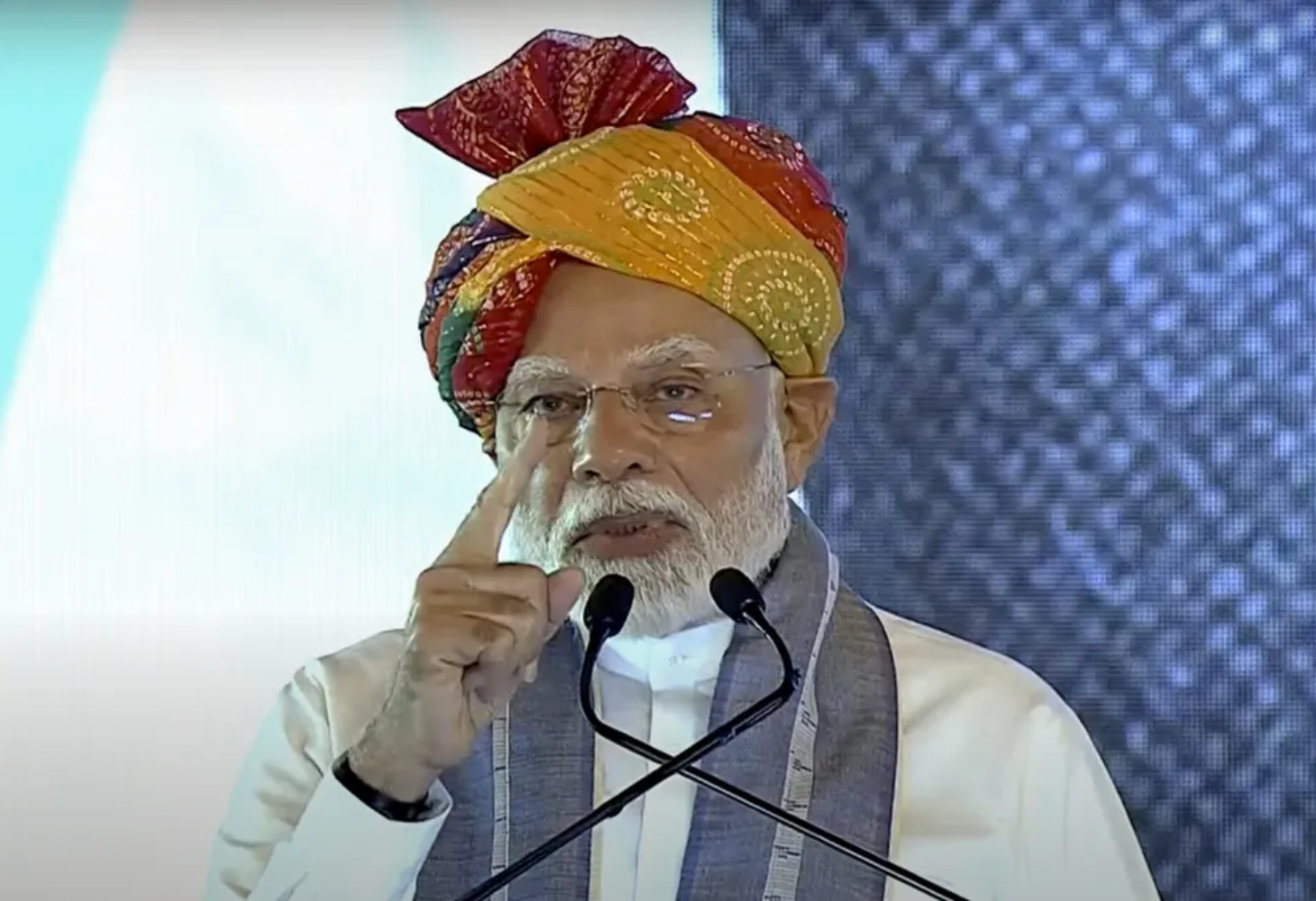 'વક્ફની જમીનોનો યોગ્ય ઉપયોગ થયો હોત તો મુસ્લિમ યુવાનો પંક્ચર ન બનાવતા' , PM મોદી કોંગ્રેસ પર વરસ્યા