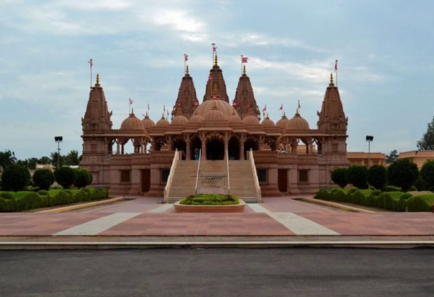 ભરૂચના BAPS સ્વામિનારાયણ મંદિરે બોમ્બથી ઉડાવી દેવાની ખોટી ધમકી, પોલીસ તપાસમાં થયા આ ખુલાસા