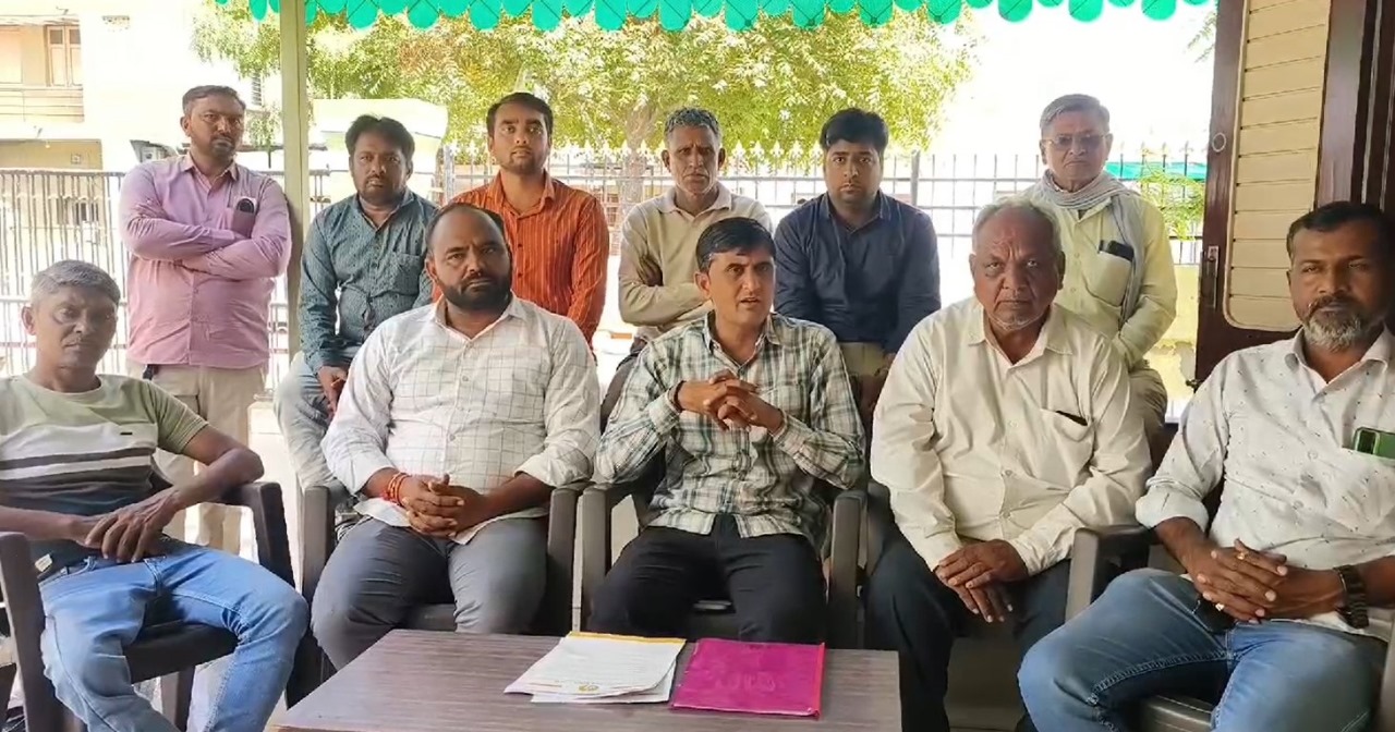 સુરેન્દ્રનગર જિલ્લામાં પાક નુકસાન સહાય અને ગણોતધારા મુદ્દે ખેડૂતોમાં રોષ