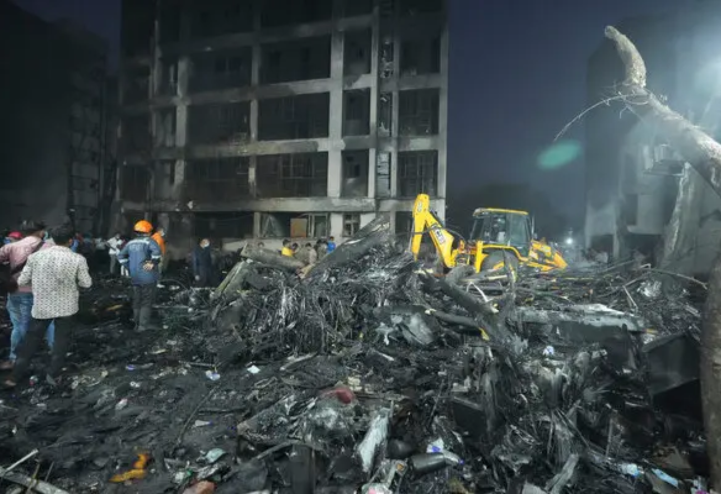 Plane Crash  : પહેલા તો લાગ્યું કે ભૂકંપ અને તોફાન આવ્યું અને પછી સિલીન્ડરો ફૂટવા લાગ્યા....