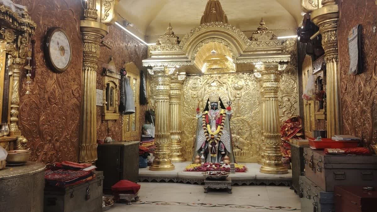 ભદ્રકાળી માતાજીને 1 કિલો+ સોનાનો મુગટ અર્પણ