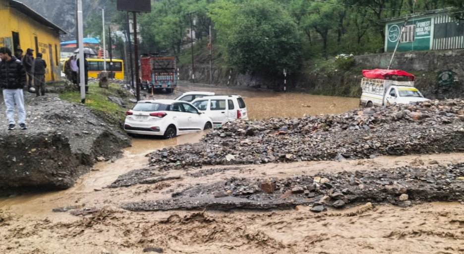 J&Kમાં ફસાયેલા 50 ગુજરાતીઓની વ્યથા