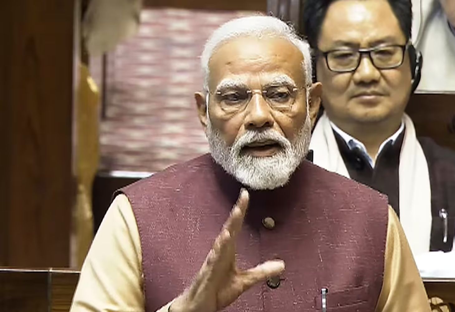 રાજ્યસભામાં PM મોદીનાં વિપક્ષો પર પ્રહાર, કોંગ્રેસ અને ગાંધી પરિવારને લીધો આડેહાથ