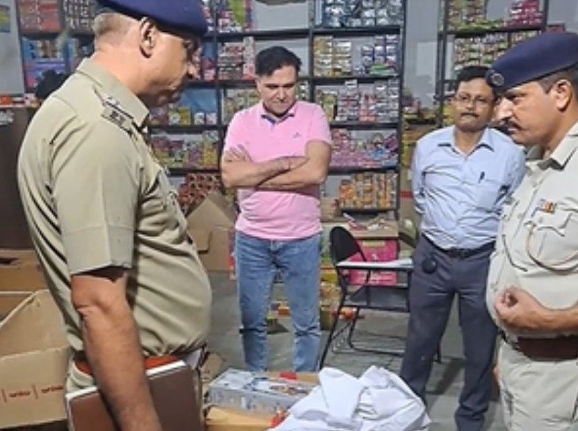હરિયાણા: પ્રતિબંધિત ફટાકડા વેચવા બદલ કરનાલના વેરહાઉસ માલિકો સામે કાર્યવાહી