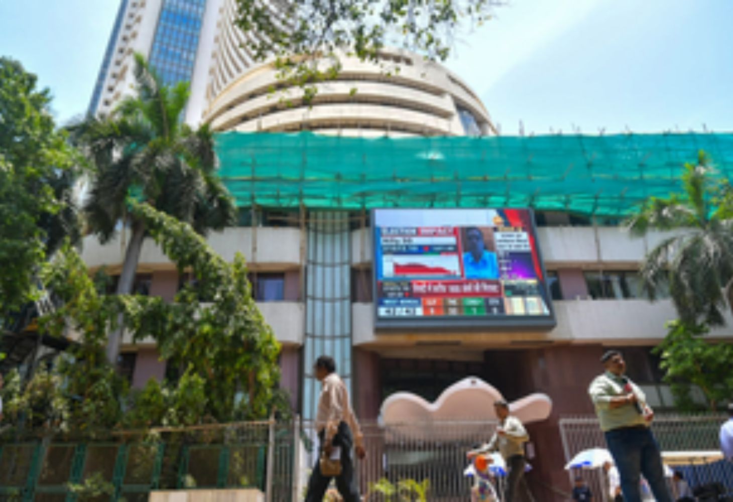 Sensex, Nifty End Flat Ahead of GDP Data