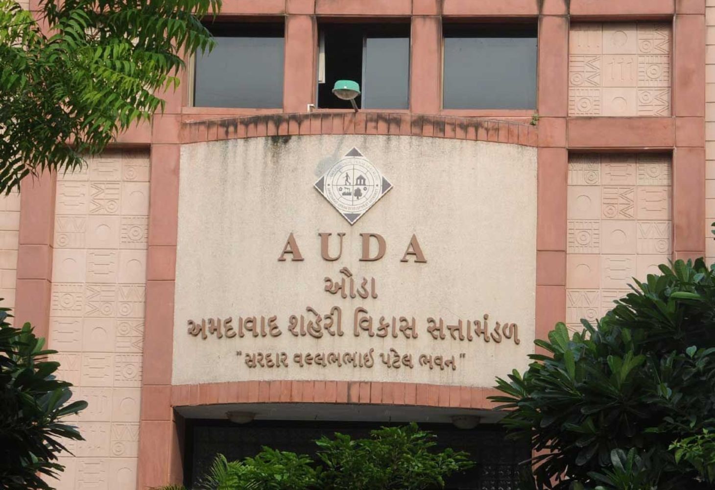 અમદાવાદ SP રિંગ રોડ પર ત્રાગડ અંડરપાસનું સમારકામ