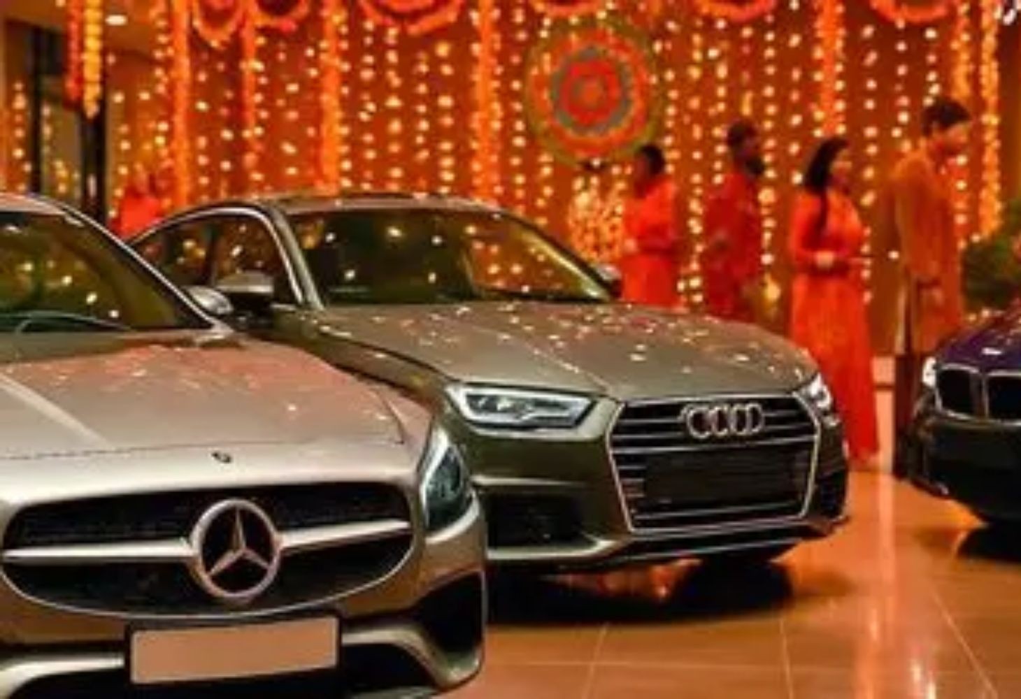 જૈનોએ 186 લક્ઝરી કાર ખરીદી, ₹21 કરોડ બચાવ્યા