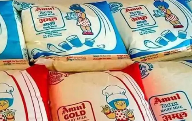 અમૂલે દૂધના ભાવમાં પ્રતિ લીટરે કર્યો 1 રૂપિયાનો ઘટાડો