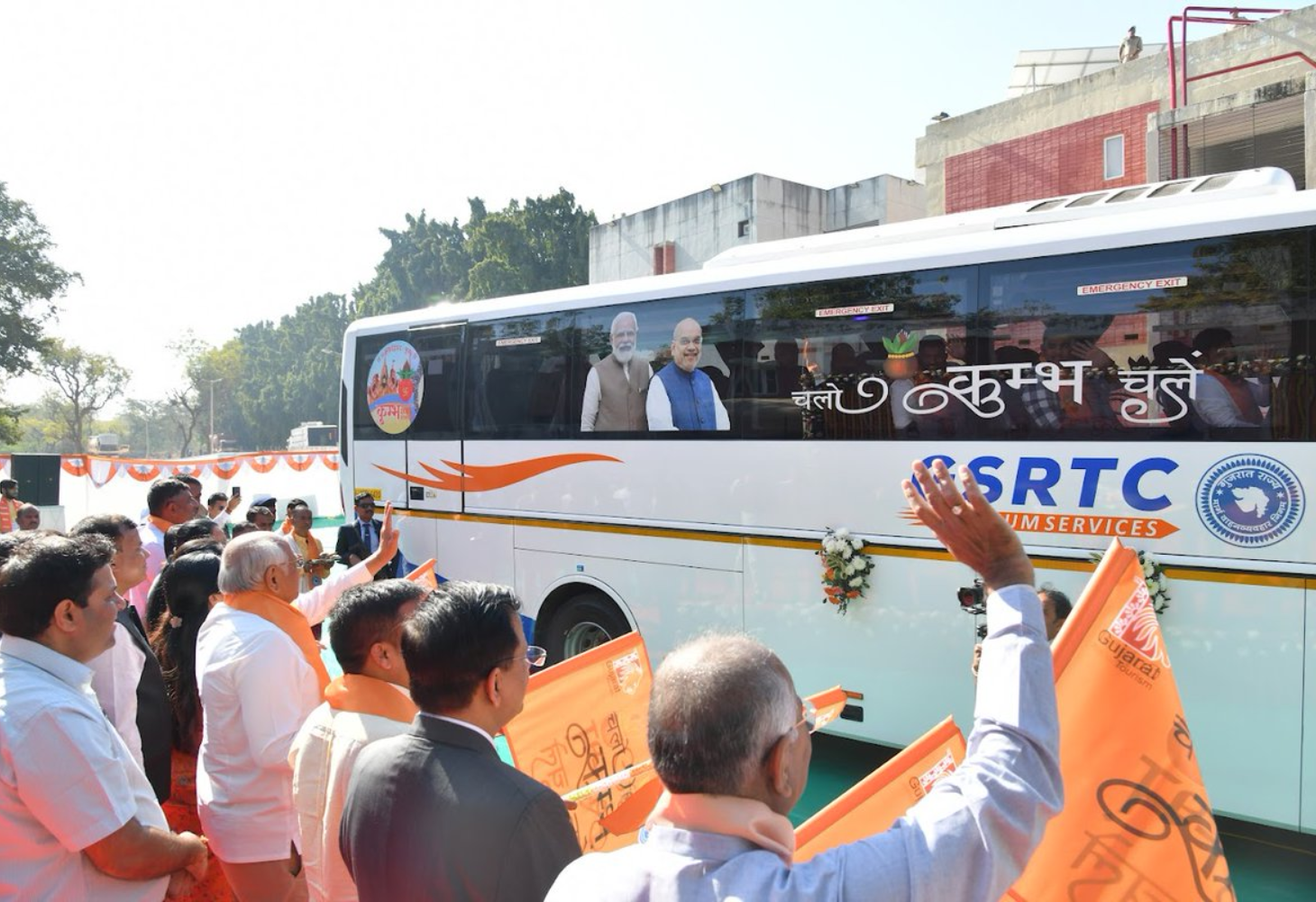 પ્રયાગરાજમાં મહાકુંભને લઈ રાજ્ય સરકારે એસટી બસ સેવાનો વ્યાપ વધાર્યો