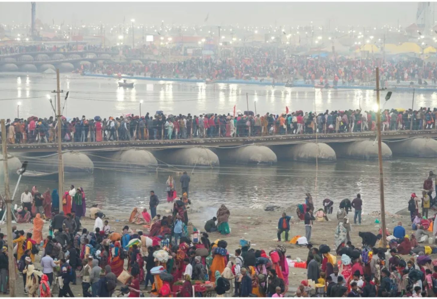 Prayagraj :  મહાકુંભ 2025 માં ભક્તિ અને શ્રદ્ધાનો મેળો, 4 કરોડ લોકોએ કર્યા અમૃત સ્નાન