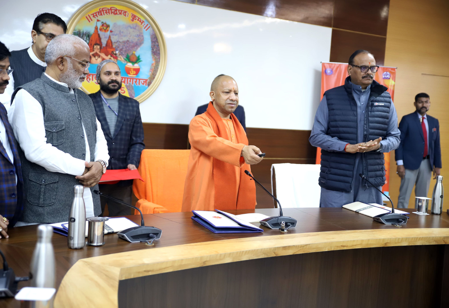 UP CM યોગી આદિત્યનાથે આકાશવાણીની FM ચેનલ 'કુંભવાણી'નું ઉદ્ઘાટન કર્યું