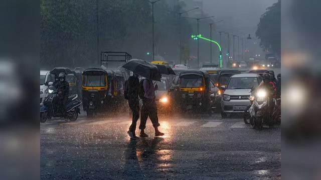 ગુજરાતમાં ભરશિયાળે વાતાવરણમાં પલટો