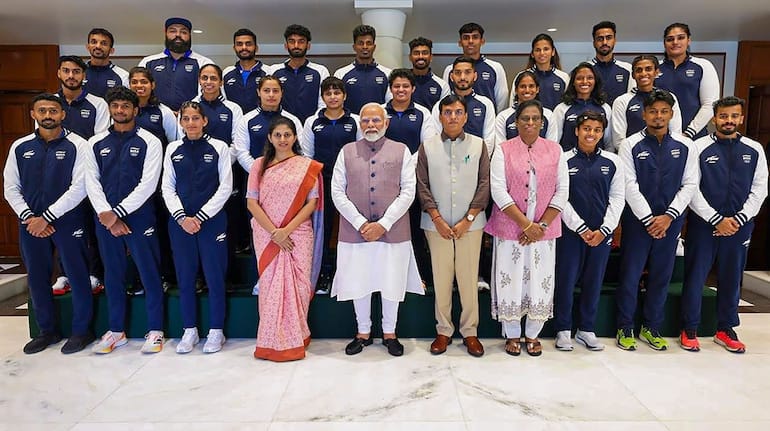 PM મોદીએ રમતવીરોને વિનંતી કરી: 2036ની બિડ માટે પેરિસ ઓલિમ્પિકની આંતરદૃષ્ટિ લાવો