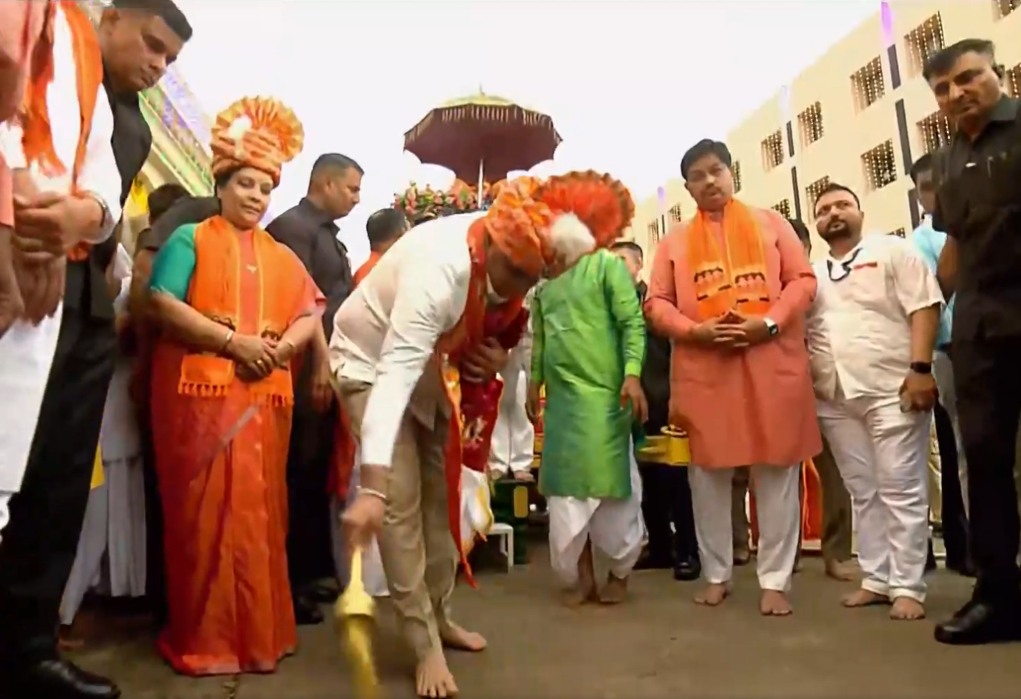 RATHAYATRA : પહેલી વાર ભગવાનને અપાયું ગાર્ડ ઓફ ઓનર, રથયાત્રાનો પ્રારંભ