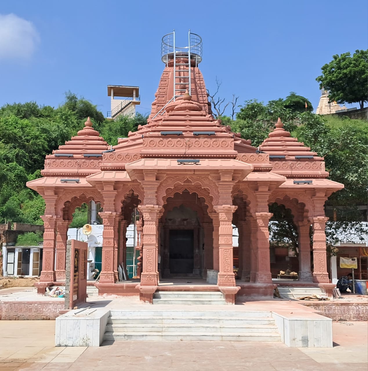 ગાંધીનગર: અંબોડા ખાતે મીની પાવાગઢ શ્રી મહાકાળી મંદિરનું લોકાર્પણ