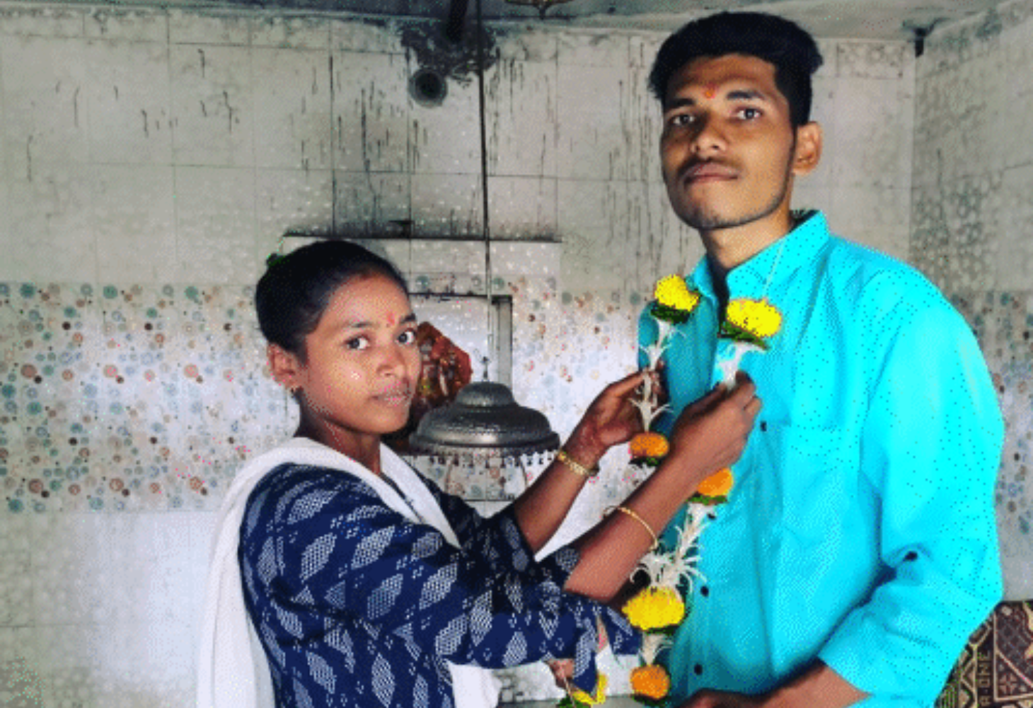 Tapi: પત્ની અને પુત્રીને મોતને ઘાટ ઉતારી યુવકે કરી આત્મહત્યા 